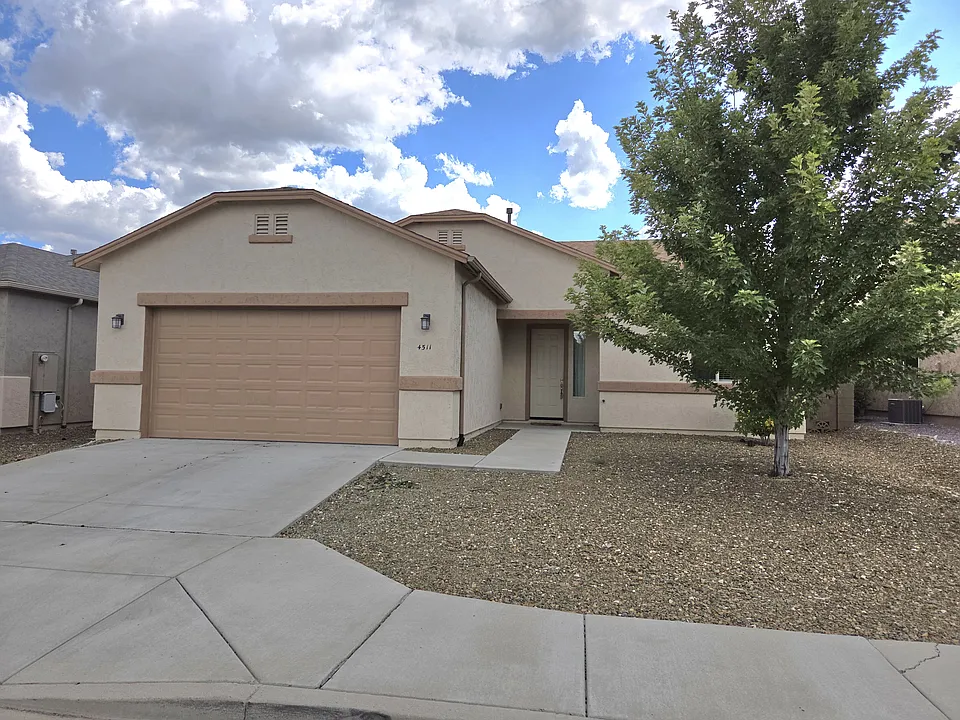 4511 N Dryden St