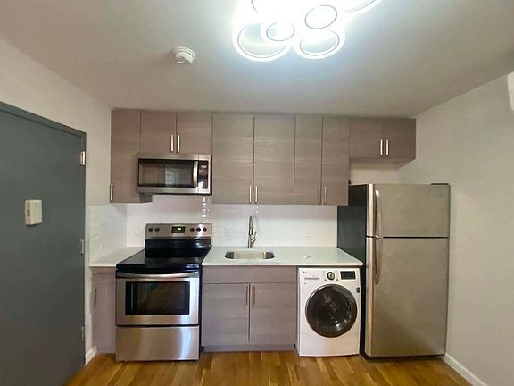 2nd image of 241 Rockaway Ave #2RR