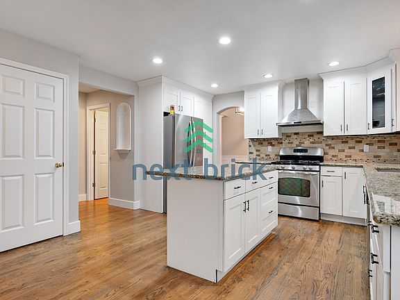 5th image of 18105 15th Ave W