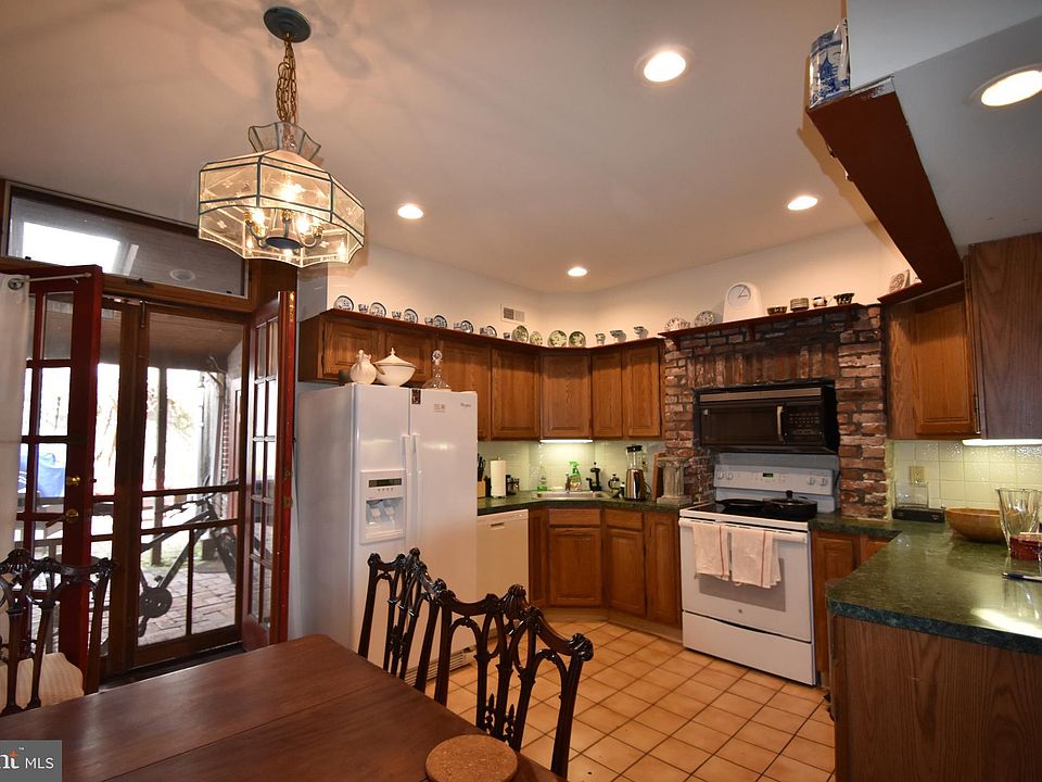 125 Elfreths Aly Philadelphia PA Zillow