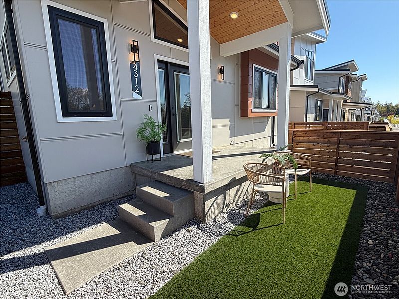 2nd image of 4312 Creston Way