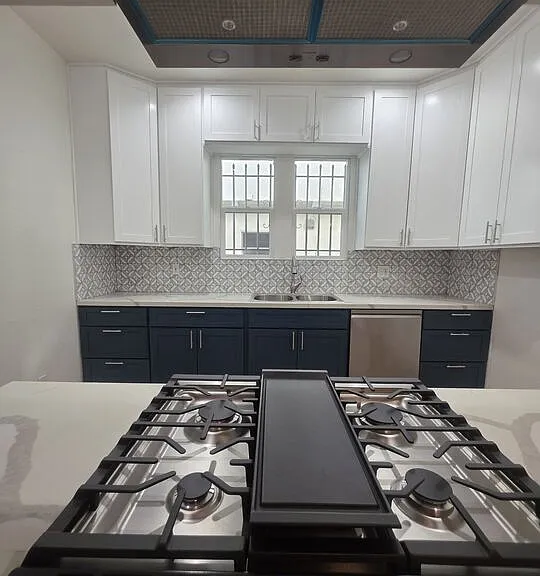 1022 S Cloverdale Ave — Photo 17