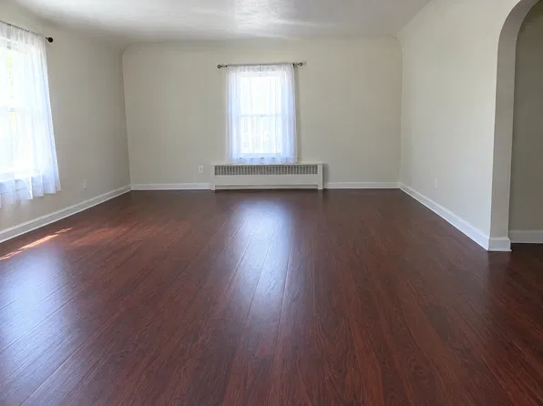 1324 N Division St #1, Appleton, WI 54911