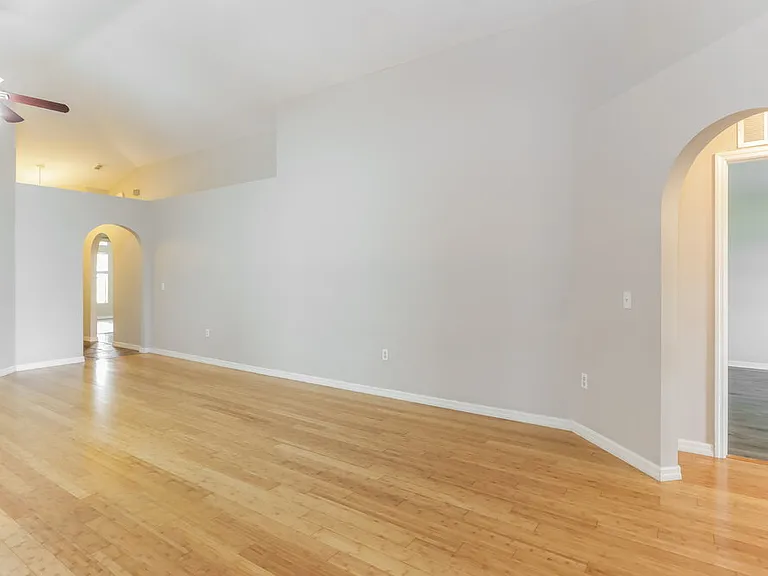 3246 Bellericay Ln — Photo 4