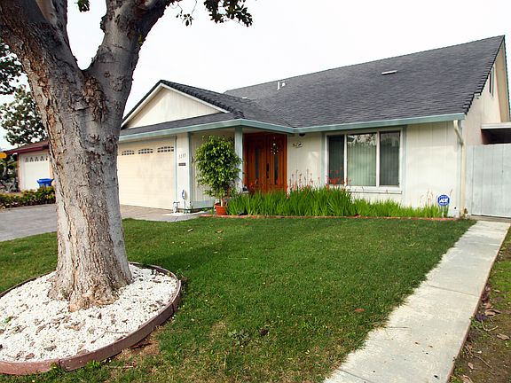 2nd image of 3283 San Carvante Way
