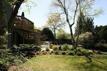 4th image of 6982 Applewood Dr