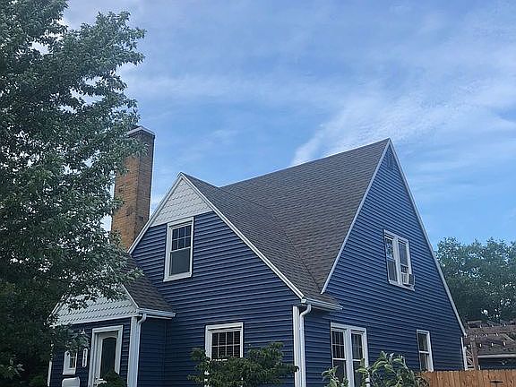 2nd image of 722 Pine Ave NW