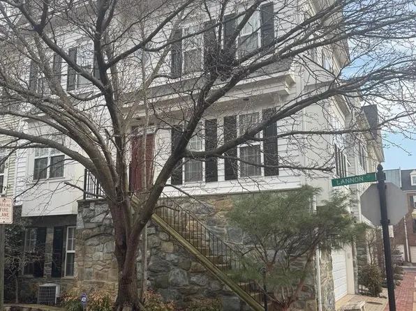 5115 Oneill Ln, Alexandria, VA 22304