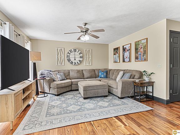4th image of 8238 S 86th St