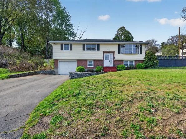 34 E 6th St, Lowell, MA 01850