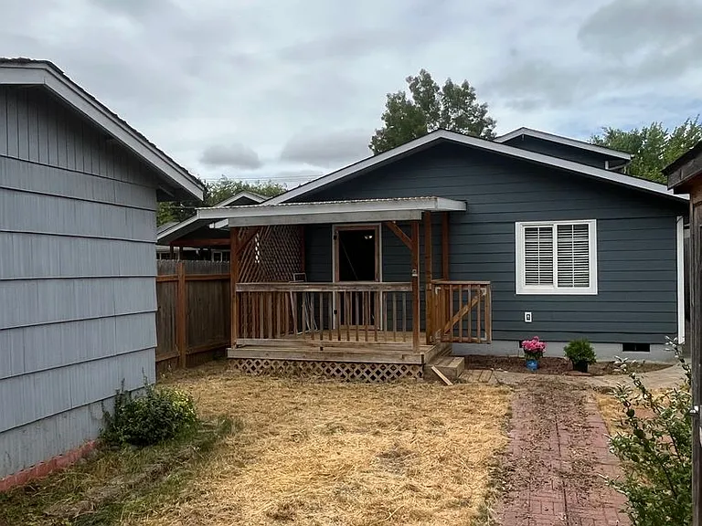 989 1/2 Laurelhurst Dr — Photo 16