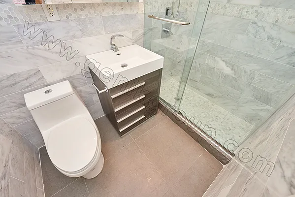 Rented by Genik Group Corp | media 33