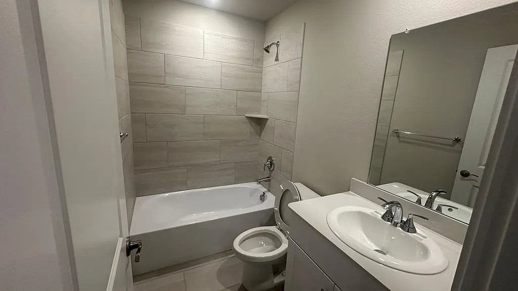 4 bed, 2059 sqft, $2,395 — Photo 1