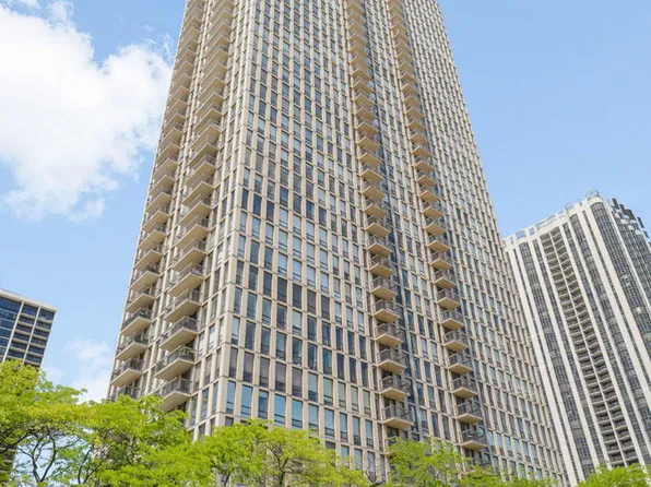 1660 N Lasalle St #807, Chicago, IL 60614
