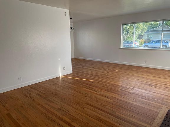 3rd image of 1882 Amelia Way #1