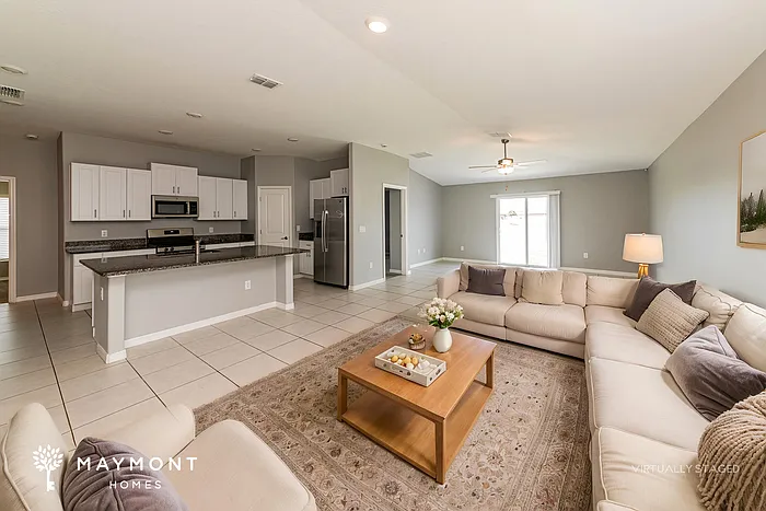 4 bed, 2.0 bath, 1817 sqft, $2,475 — Photo 4