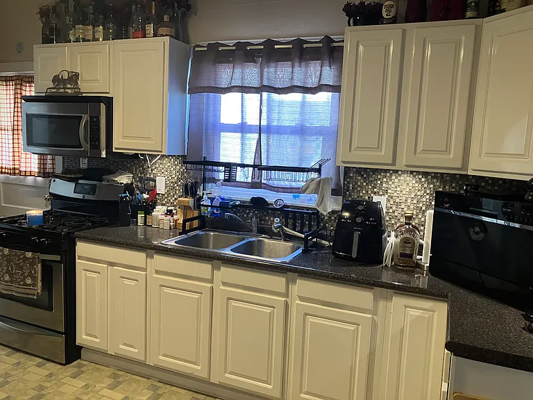 28 Pomona Pl #1 — Photo 15
