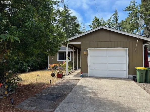 931 Kingwood St, Florence, OR 97439
