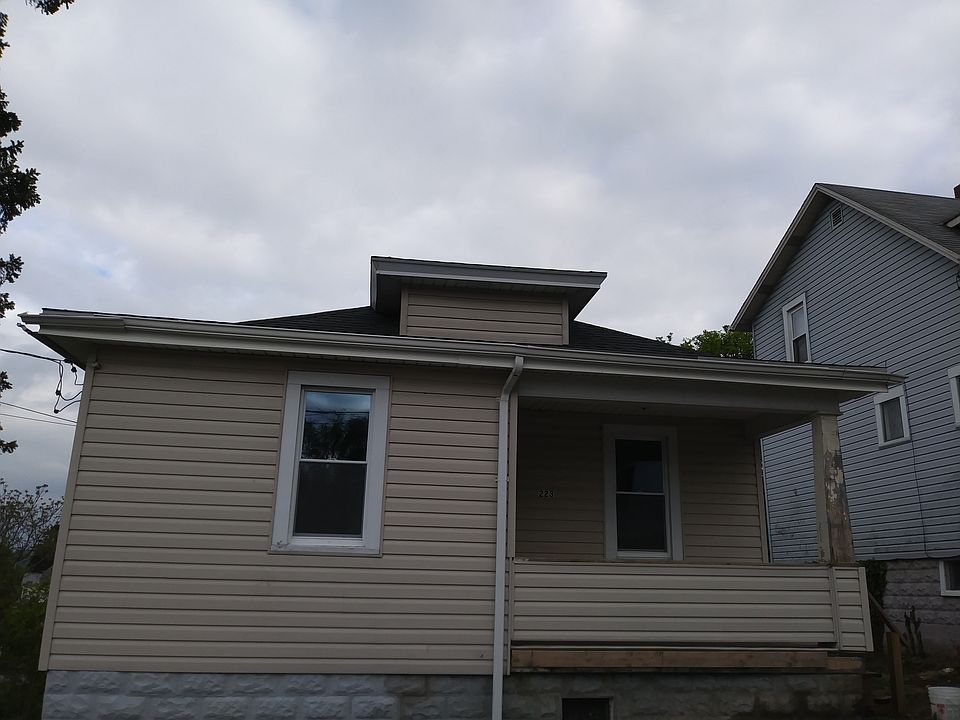 1st image of 223 Laredo St