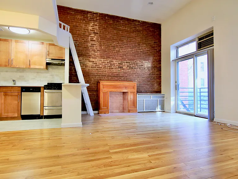 160 W 75th St #1B — Photo 1