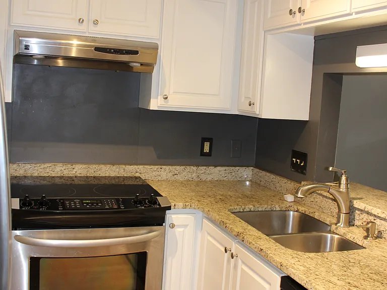 1000 Brighthurst Dr #207 — Photo 6