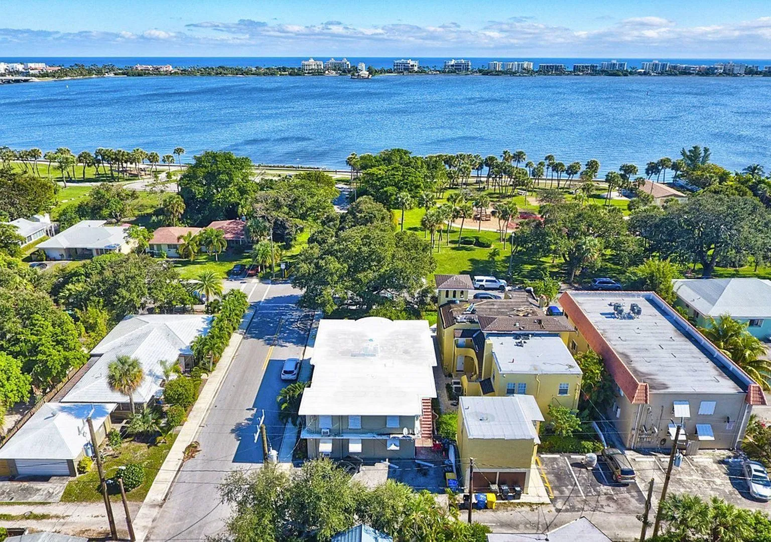 401 S Lakeside Dr Lake Worth, FL 33460 — Photo 4