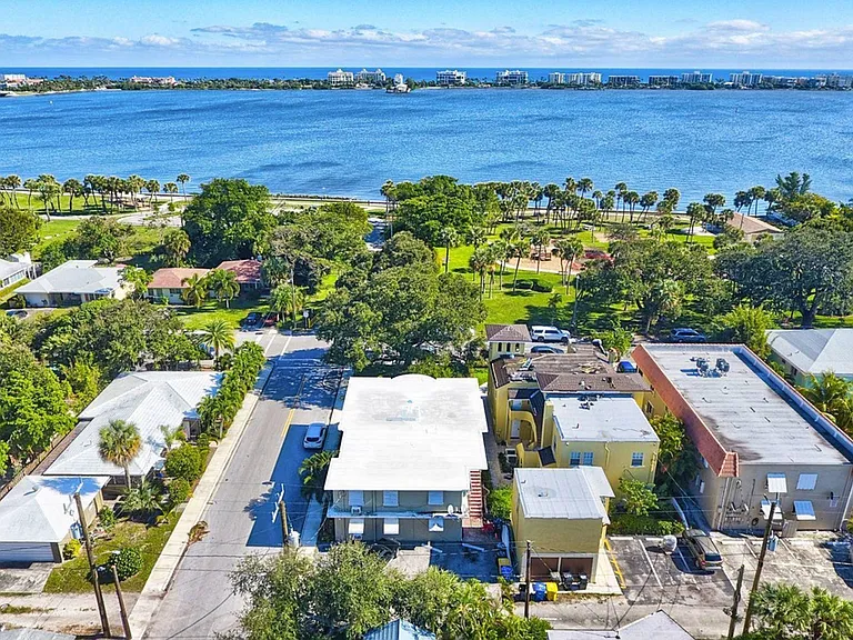 401 S Lakeside Dr Lake Worth, FL 33460 — Photo 4