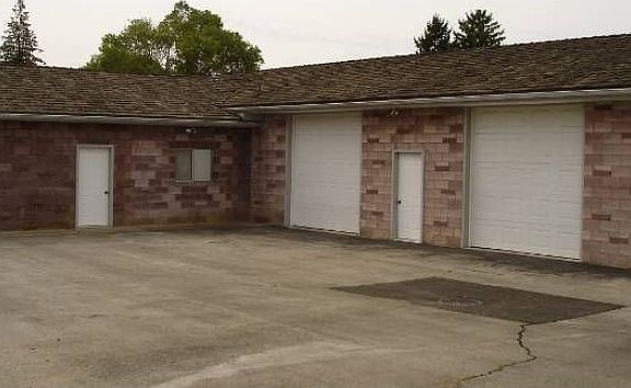 Garage/shop/office area