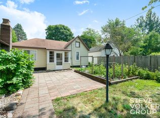 2032 Rowe Ave NE, Grand Rapids, MI 49505