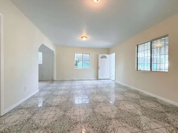 8462 Zamora Ave, Los Angeles, CA 90001