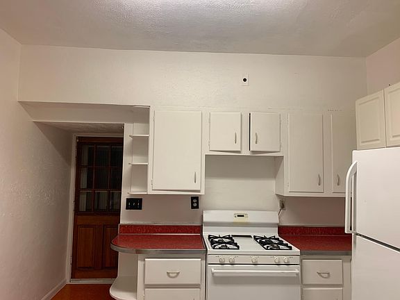 5th image of 1247 W 8th St #1