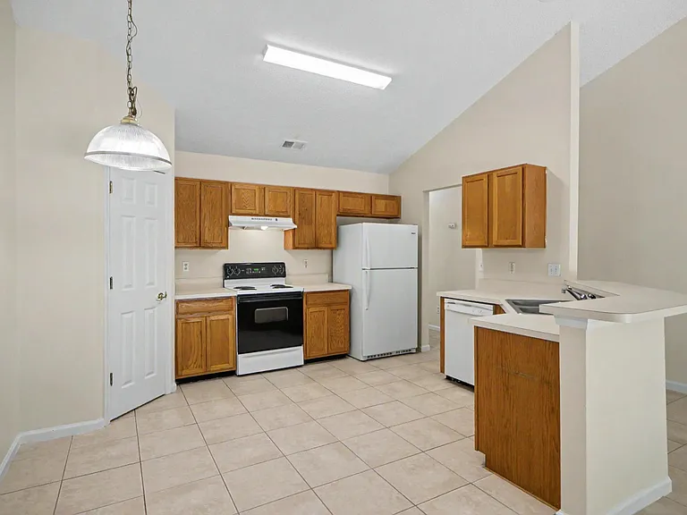 90 Buttonworth Dr #A — Photo 12