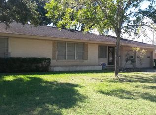 1203 Moss Ln, Cuero, TX 77954