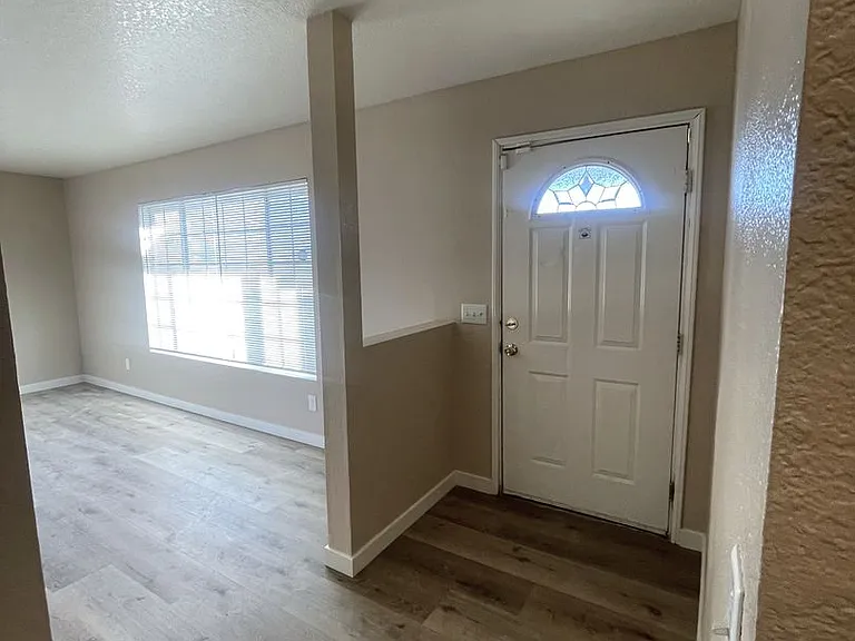 8925 Satinwood Ave — Photo 6