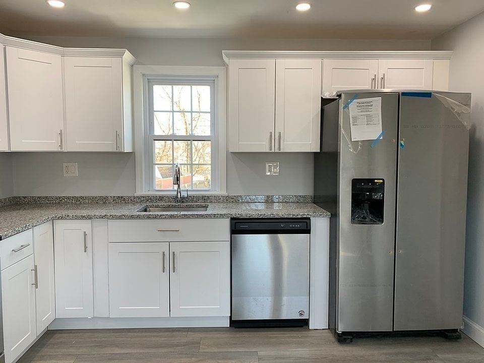 1st image of 107 Spring St
