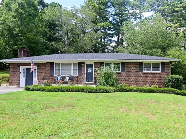 117 Hunt Dr, Calhoun, GA 30701