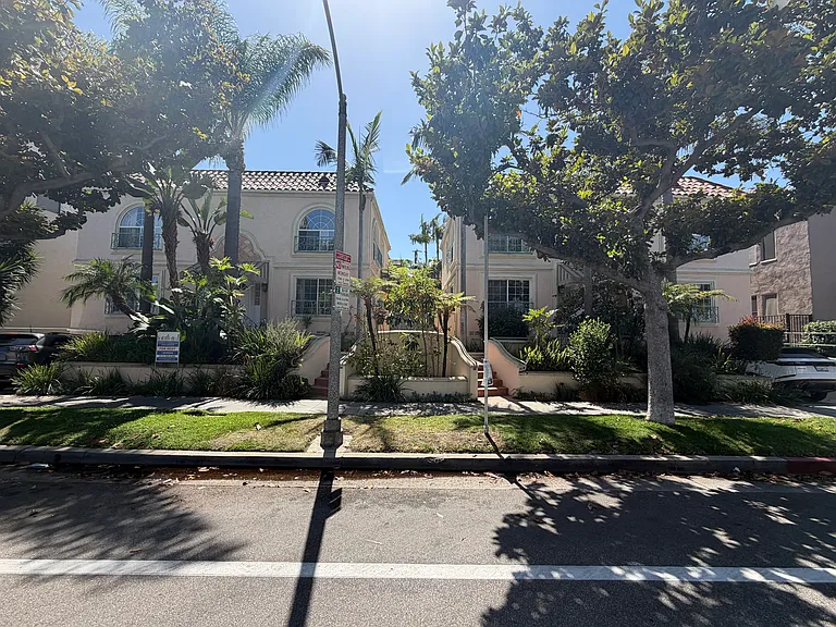217 S Doheny Dr #5 — Photo 43