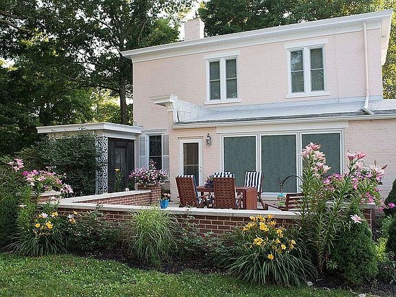Patio with Indiana Limestone