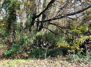 218 W Sugar Creek Rd, Charlotte, NC 28213