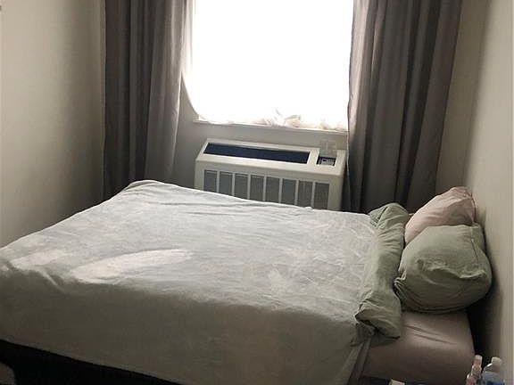 5th image of 524 E 236th St #3A