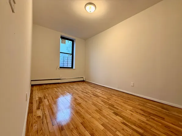 148 Parkside Avenue image 4 of 6