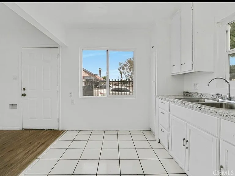 904 S Bullis Rd #D — Photo 13