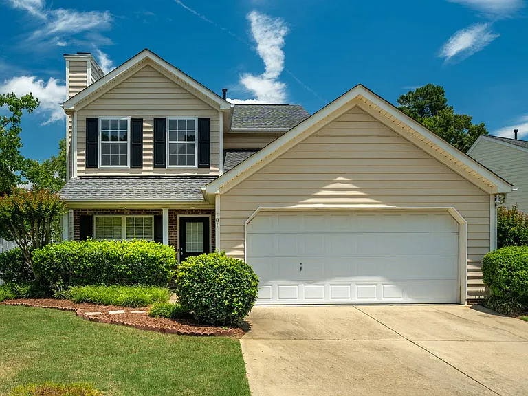 101 Thorncrest Dr — Photo 1