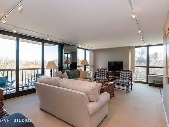 2nd image of 2500 N Lakeview Ave APT 302