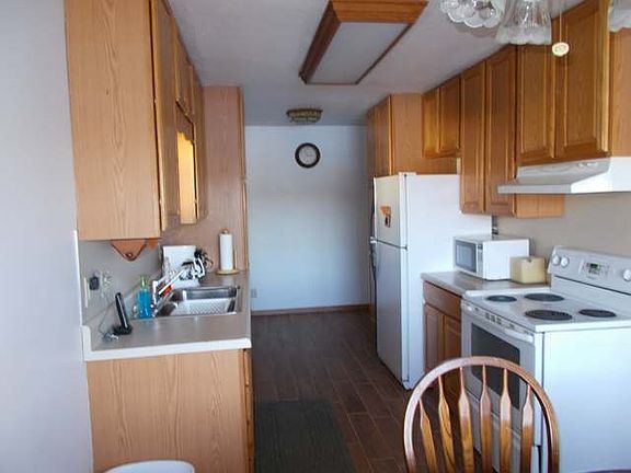 3rd image of 1327 Arbor Dr