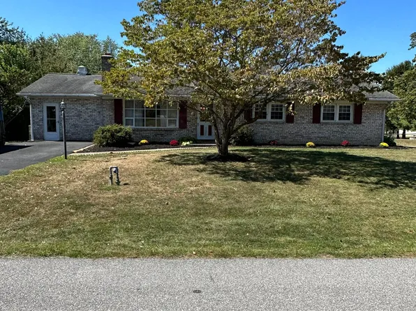 129 Hillside Dr, Fayetteville, PA 17222