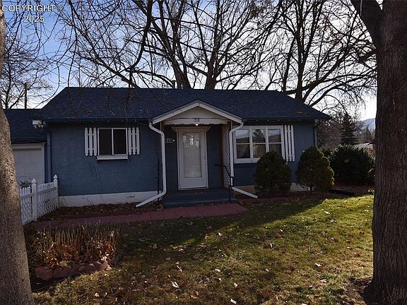 5th image of 218 E Douglas Ave