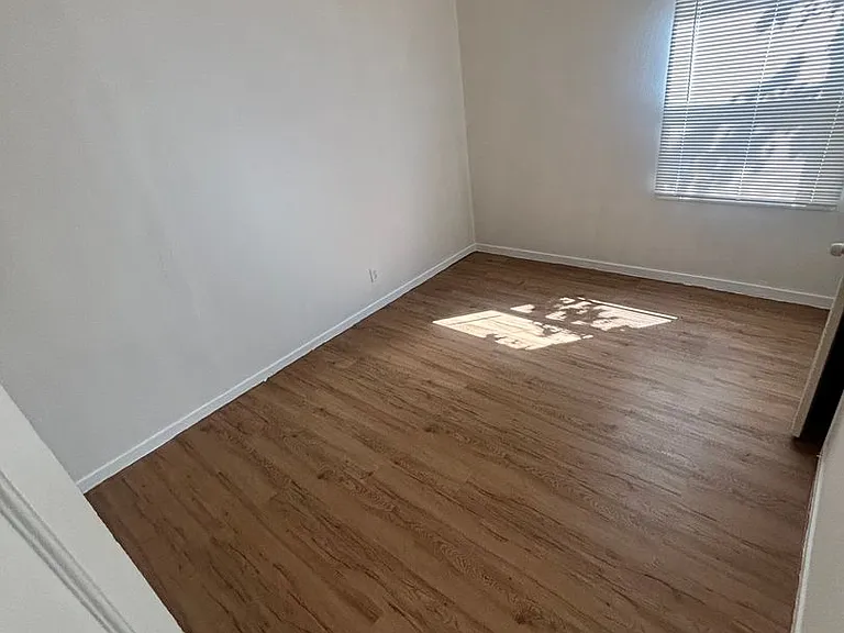 967 88th Ave — Photo 7