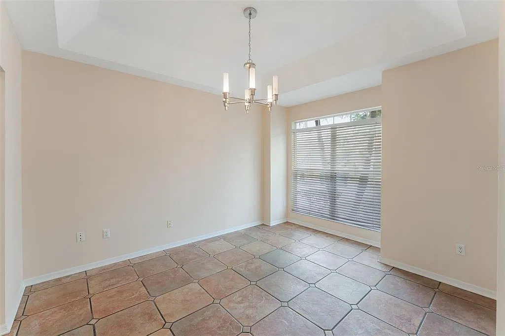 4 bed, 3.0 bath, 2389 sqft, $3,198 — Photo 3