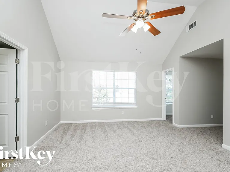 483 Baywood Way — Photo 3